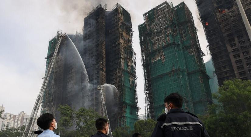 Hatalmas tűz Hongkongban: a halálos áldozatok száma meghaladta a 150-et, a keresési művelet továbbra is tart