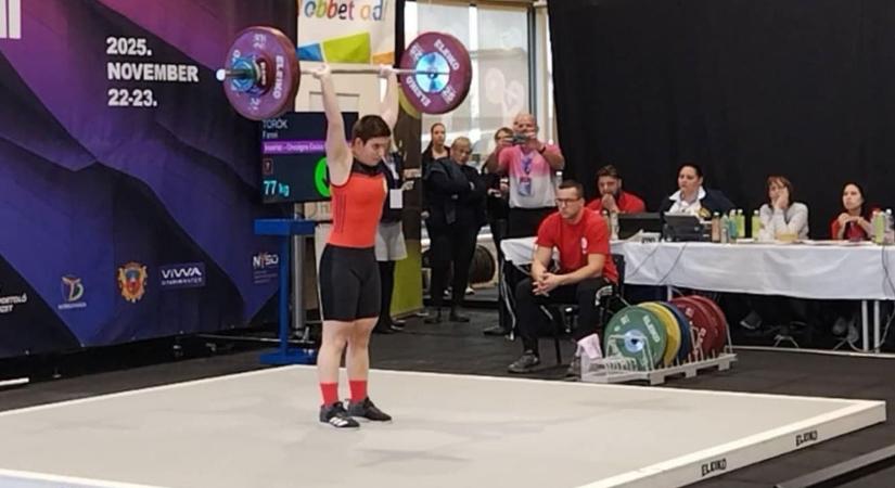 Új országos csúcsot állított fel a székesfehérvári női súlyemelő