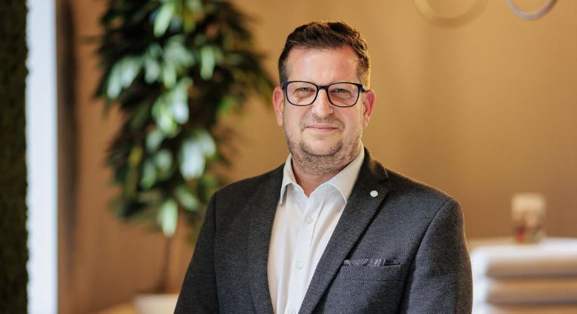 „A vállalkozók néha hitetlenkednek, hogy hozzánk tényleg csak úgy be lehet jönni”