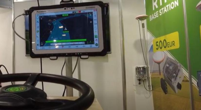 Hihetetlen, mire képes ma már egy traktor egy 800 ezres automata kormánnyal  VIDEÓ