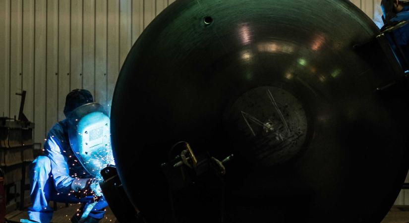 Figyelmeztető jelek jöttek a magyar gazdaságból, ezért is léptek az elemzők, új prognózist készítettek