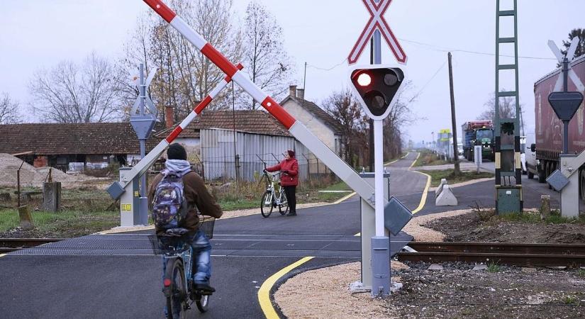 Kerékpárút teszi biztonságosabbá a közlekedést