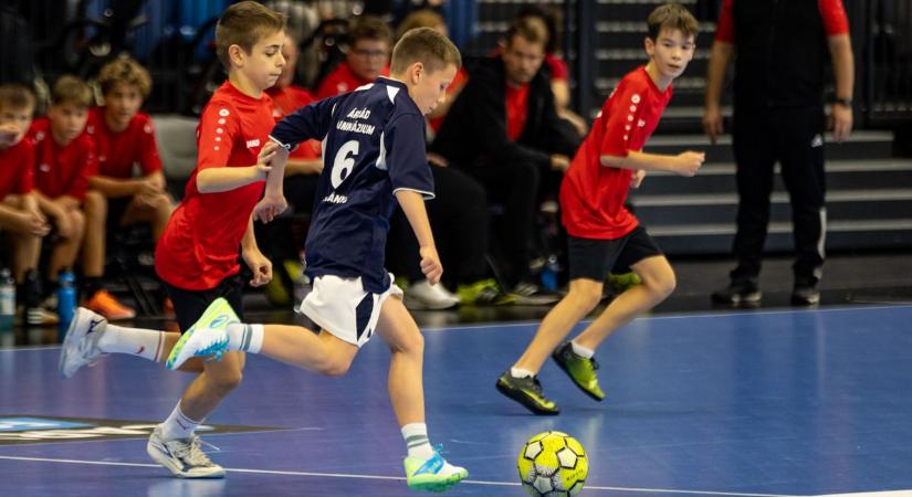 Parázs rangadó Tatabányán: az utolsó mérkőzés döntött mindenről a Mikulás-kupán fotók