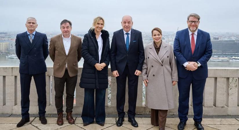 Sulyok Tamás köztársasági elnök fogadta a sportújságírók elöljáróit