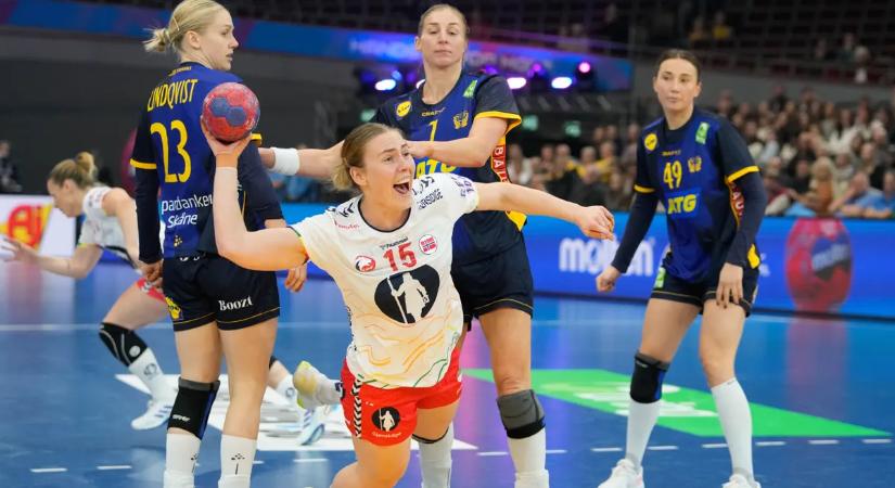 A dánok Kristina Jörgensen vezérletével 14 góllal verték Szenegált a mieink csoportjában.