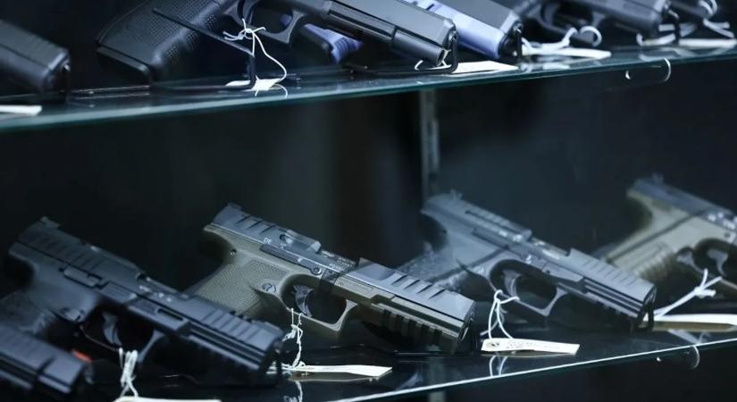 Svájc megszegi a fegyverexport hagyományait, és a semlegességet teszteli az ukrajnai háborúban