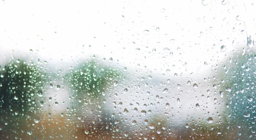 Figyelmeztetnek a meteorológusok: Balesetveszély az utakon!