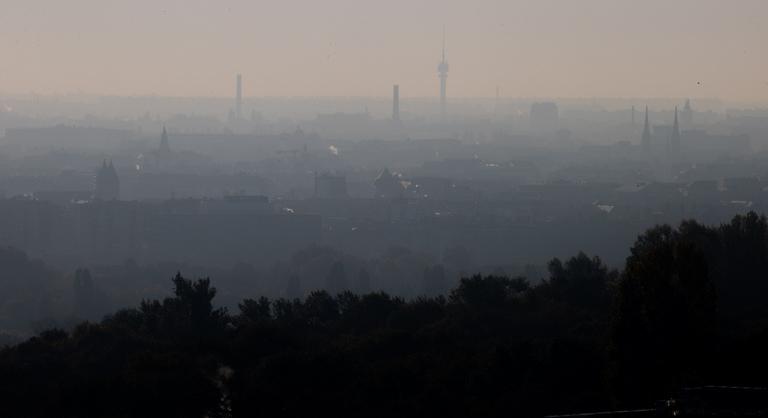 Romlanak a látási viszonyok, továbbra is párás és hűvös idő várható