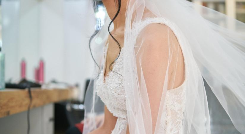 Gyilkolt a menyasszonyi ruha, pontosabban a közösségi média körüli esztelenség