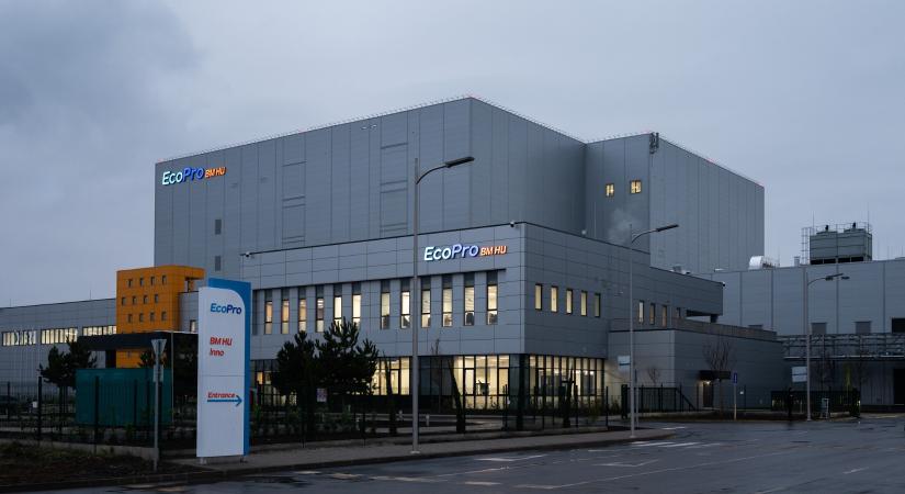 Elkészült a koreaiak katódgyára Debrecenben