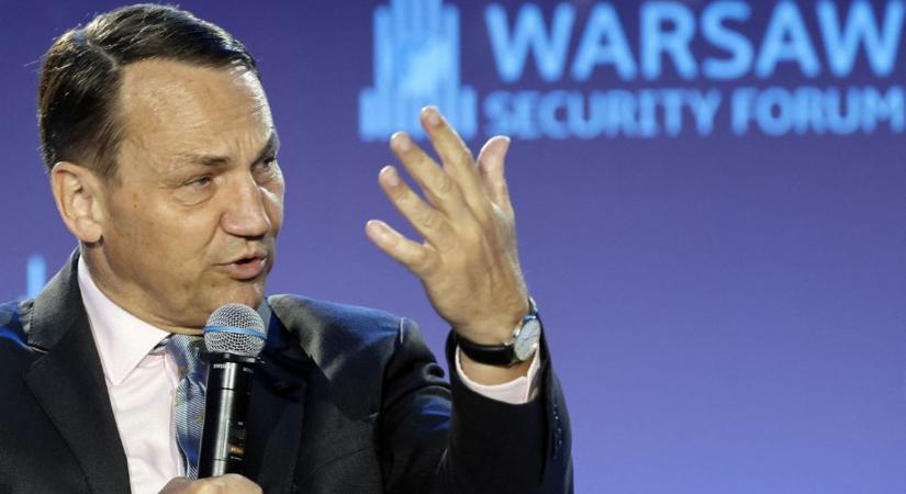 Ünnepel a lengyel külügyminiszer: ezzel a lépéssel újra közelebb került a harmadik világháború