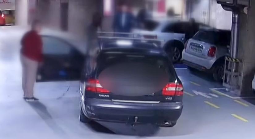 Dezodorral arcon fújás és tükörletörés lett abból, hogy két autós ugyanazt a parkolóhelyet nézte ki magának Tatabányán