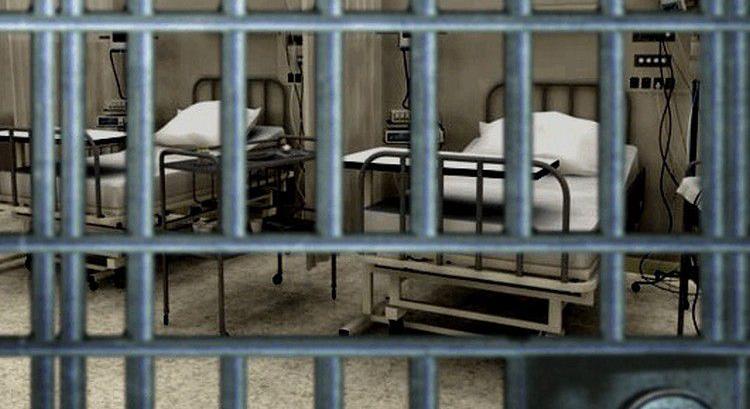 Ököllel sújtott le a berettyóújfalui börtönkórházban