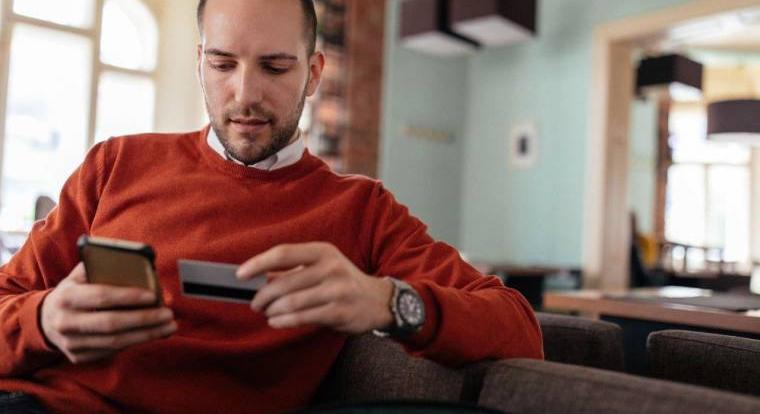 Az Android új védelme fél percre blokkolja a banki appokat, ha para van