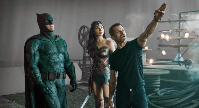 Zack Snyder egy „dögös leszbi akciót” ígérő filmen dolgozik