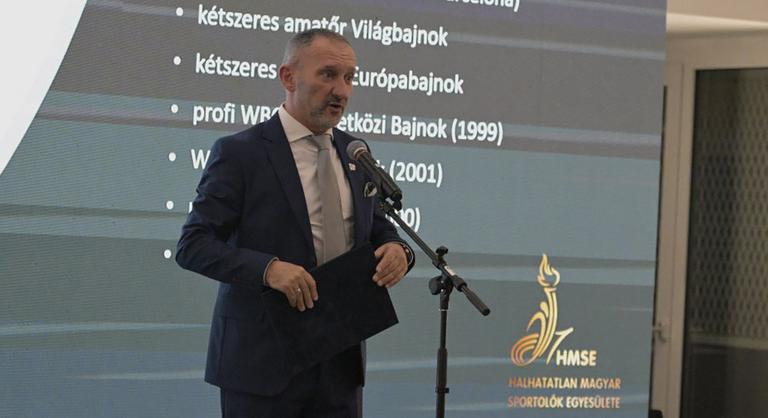 Már csak ez hiányzott a minden létező címmel büszkélkedő legendának