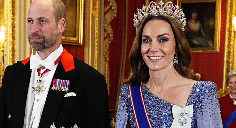 Katalin hercegné csillogó, kék estélyi ruhájára nem találunk szavakat: tiarában ragyogott Vilmos oldalán