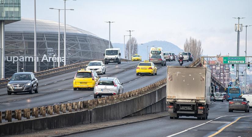 Nem változtat a főváros a dugón: nem teszik rendbe az Üllői úti felüljárót