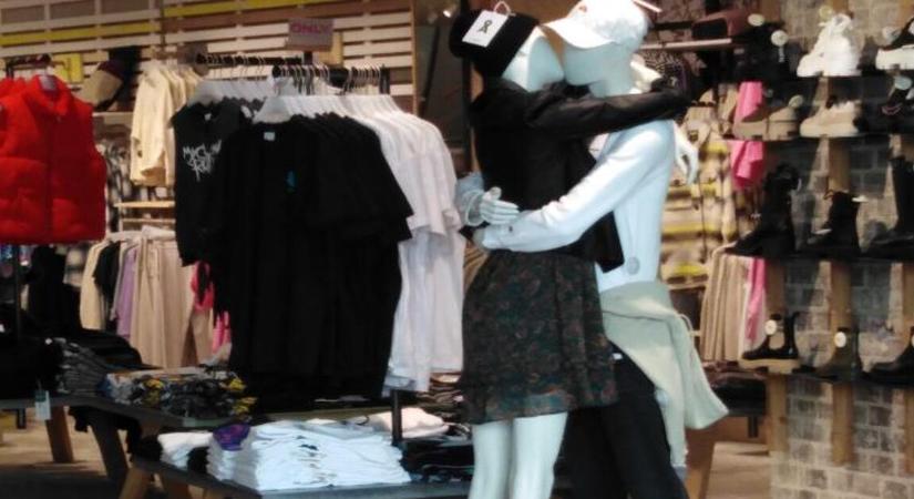 A magyarok lecserélik a ruhatárat – életjelet adott a kiskereskedelem