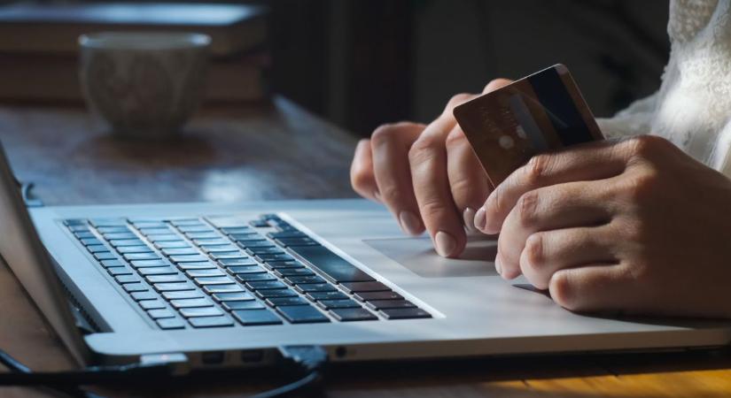 Bankkártya csalás: így vernek át az adathalász üzenetekkel