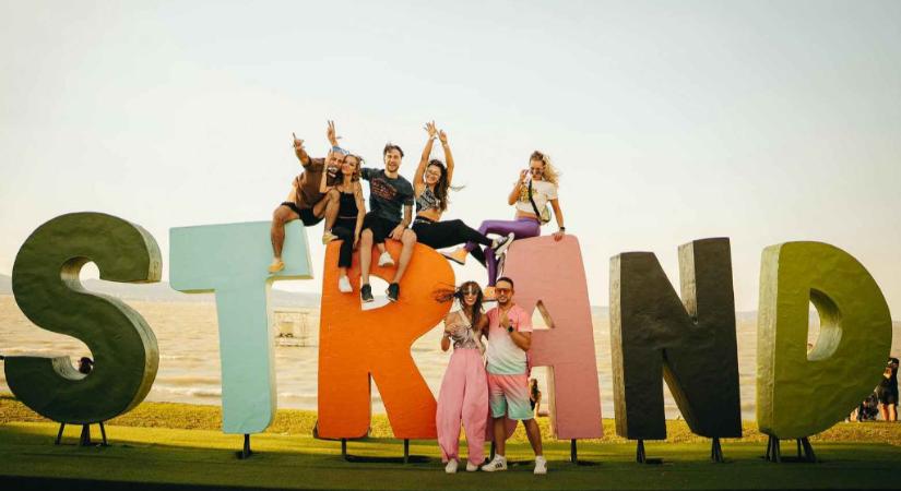 Azahriah, Halott Pénz, Beton.Hofi, Dzsúdló és mások már biztosan STRANDolnak