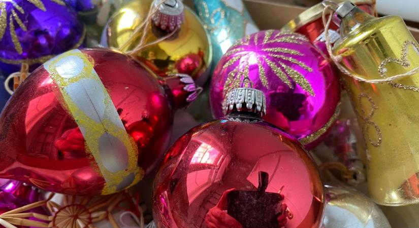 Ha poros, kopott, akkor is többet ér a retró karácsonyfadísz az újnál, mutatjuk az árakat