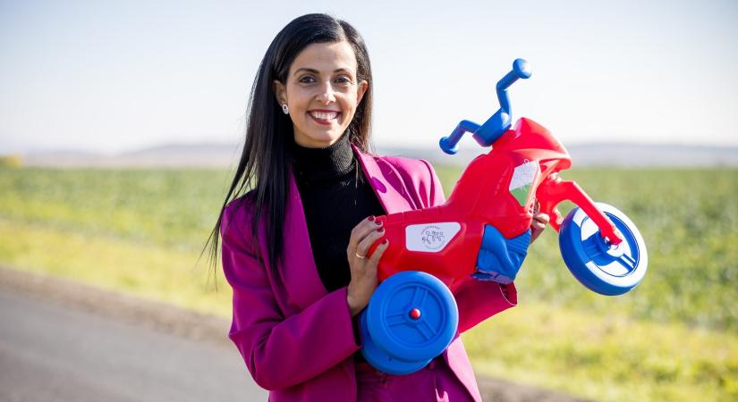 2,8 milliárdos keretből osztják a bölcsikben a játékmotorokat a fideszes politikusok