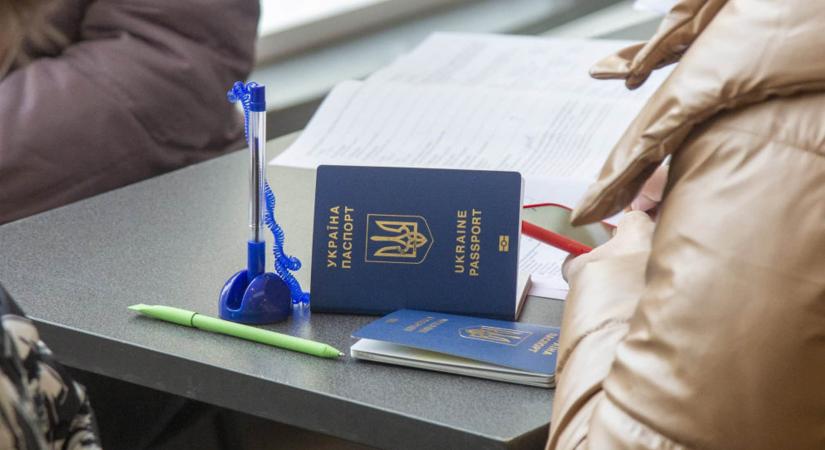 A lett szejm végérvényesen jóváhagyta az ukrán menekültek támogatására szánt források csökkentését