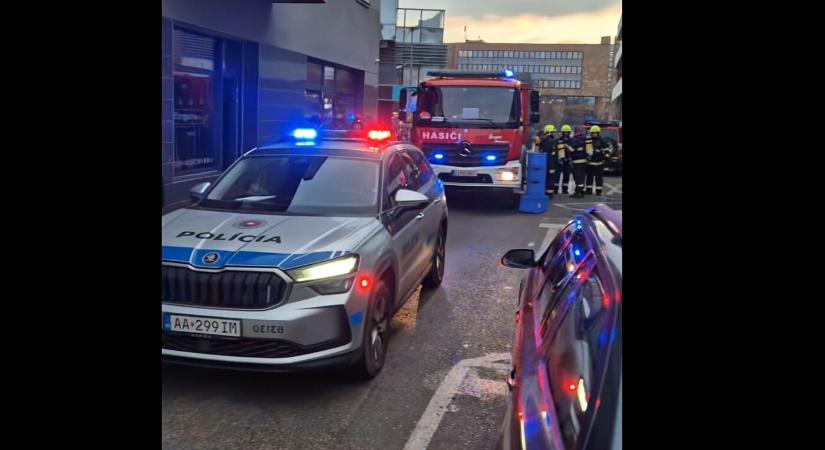 Ismeretlen anyag szivárgása miatt riadót fújtak Zsolnán