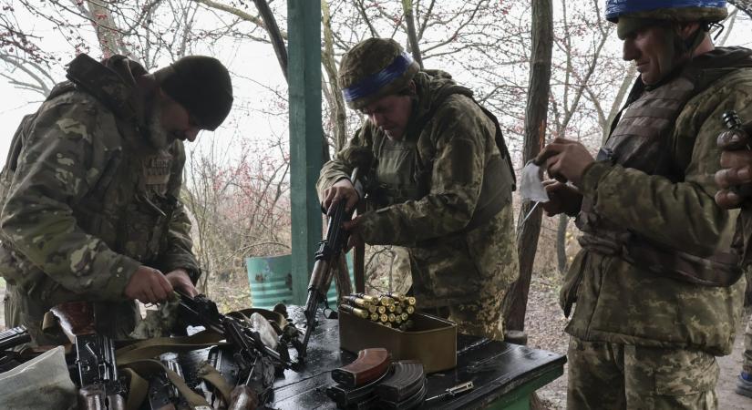 Cseh sünökkel és sárkányfogakkal védekeznek az ukránok
