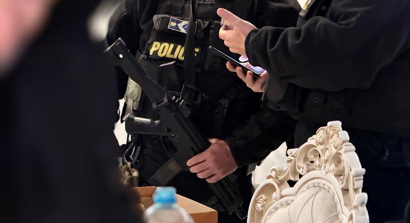 Akció Hajdú-Biharban: 9 helyszínen csapott le közel 150 rendőr