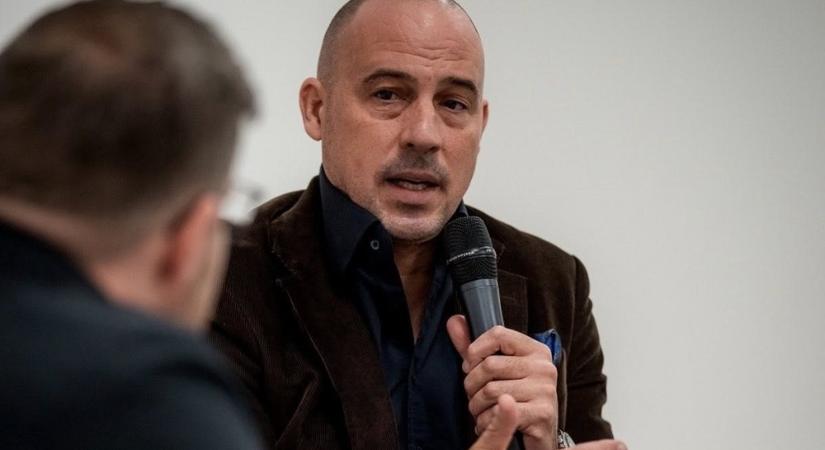 Egy szűk fideszes csoportnak tartott lakossági fórumot Szombathelyen Schmidt Ádám