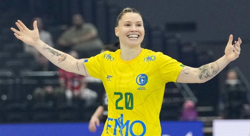 Alighanem megszületett a női kézivébé legvagányabb gólja