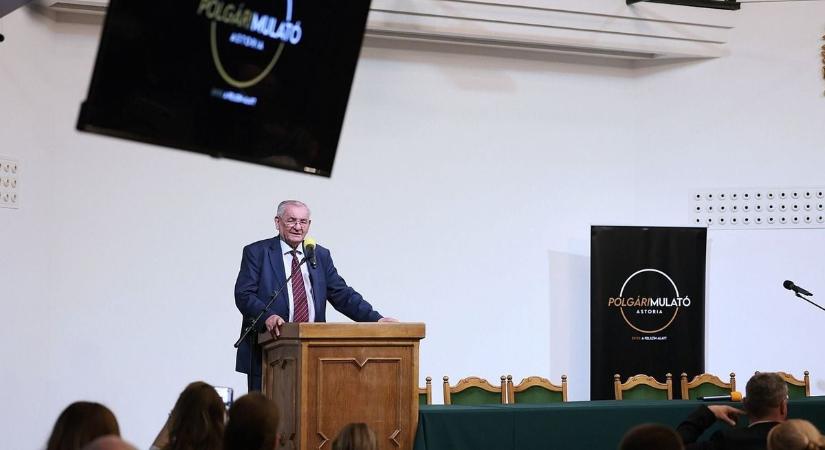 Szöllősi Zoltán költőre emlékeztek a lakiteleki Hungarikum Ligetben – fotók