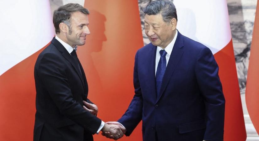 Macron az ukrajnai háború lezárásában kérte Hszi Csin-ping segítségét