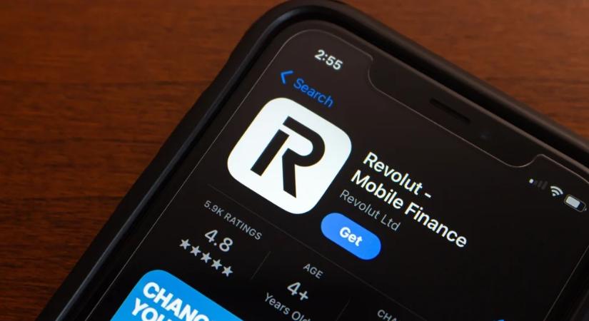 Csillagközi üstökös, új Revolut-védelem és Tankcsapda-csörte