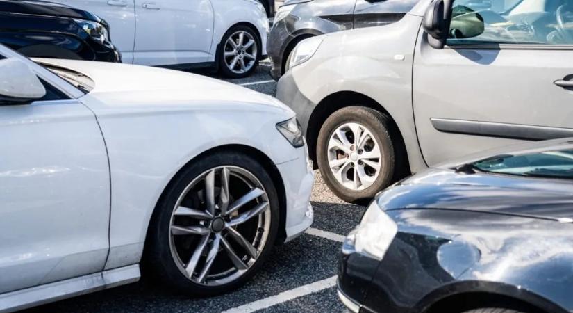 Brutálisan megugrott a használtautó-import – de vajon melyik márka tarol?