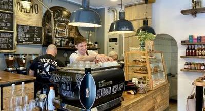 Ha unod a belvárost, ezt az 5 kávézót próbáld ki a külső kerületekben!