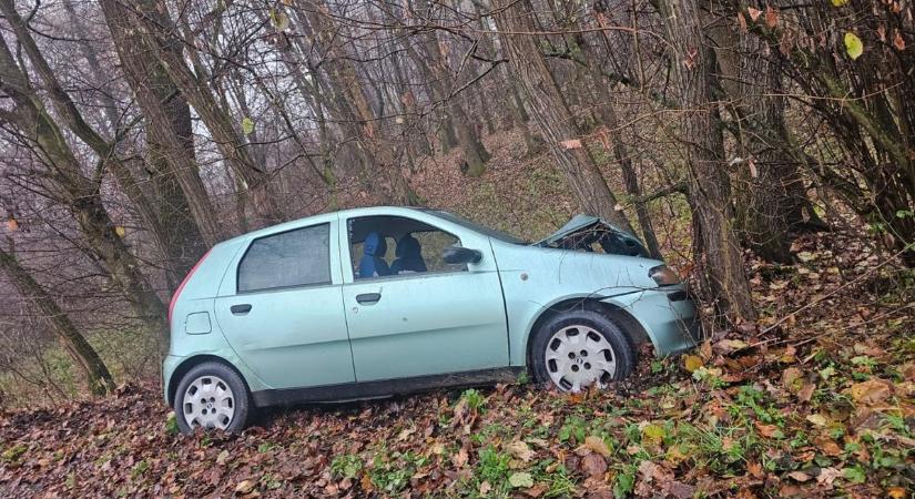 Durva: az egyik ittas sofőr súlyos balesetet szenvedett, a másik az árokban végezte
