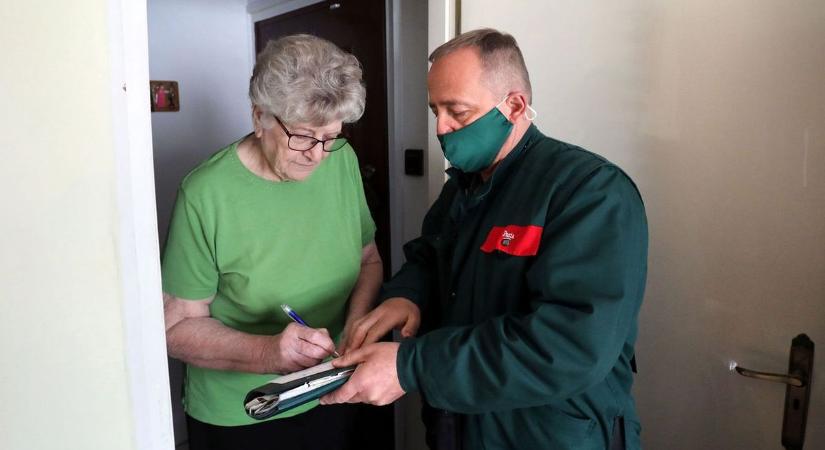 Jön a 14. havi nyugdíj – ennyi pénz érkezik 2026 februárjában a nyugdíjasoknak