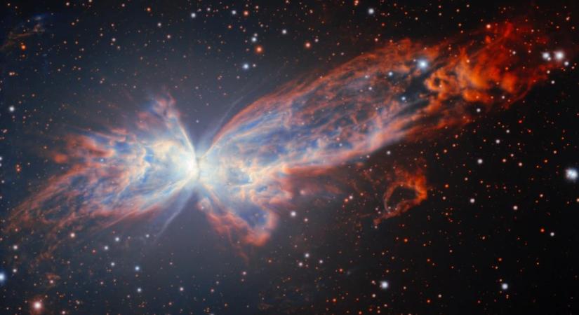 Felfedezésre váró mélység: kék-piros pillangó az űrben — új fotón a Butterfly Nebula