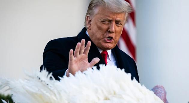 A Hálaadás elmúlt, a háború folytatódik