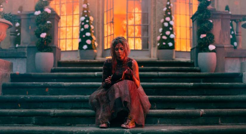 Ez lehet 2026 legnagyobb horrorfilmje, végre előzetest kapott az Aki bújt 2