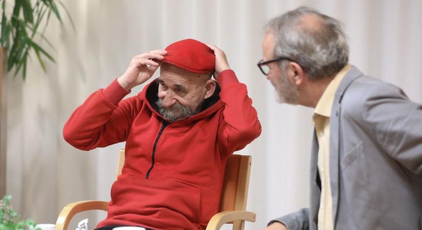 Pirossipkás hősünk: Redman tényleg kilépett a digitális világból, lelépett a falról is