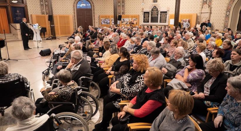 Közös adventi éneklést tartottak a Győri Zsinagógában
