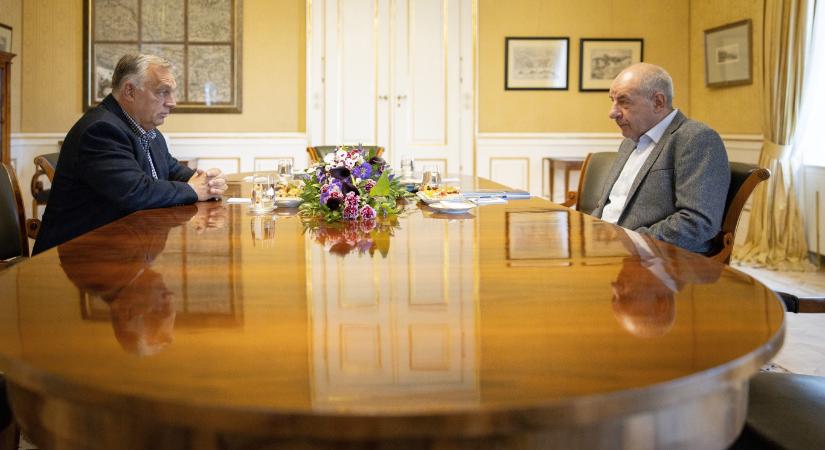 Kormányváltás esetére is bebiztosítja magát a Fidesz: a parlamenti többség önmagában nem tudja majd félreállítani a köztársasági elnököt