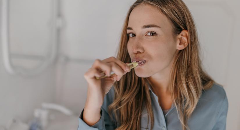Ez a jel megmutatja, hogy nem tiszta a fogad, hiába mostad meg