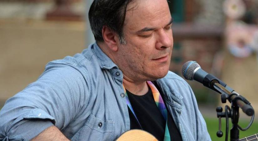 Megható módon emlékezik Kálloy Molnár Péterre a TV2