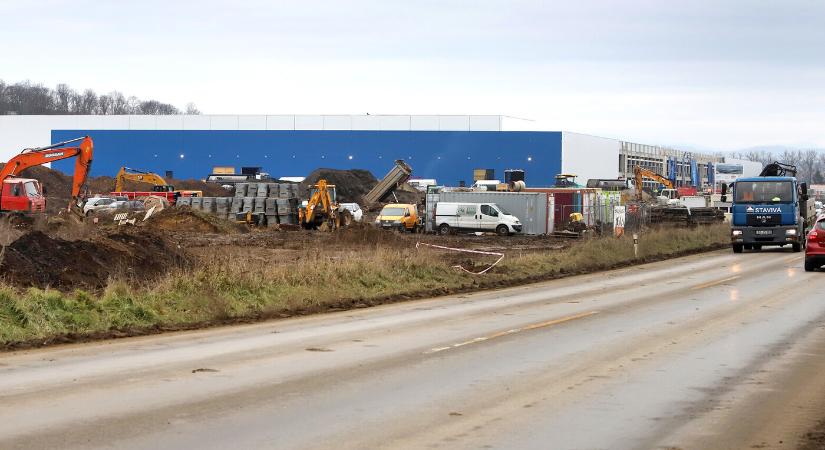 Újabb késés: csak 2026 közepén indulhat a termelés a Winkelmann rimaszombati gyárában