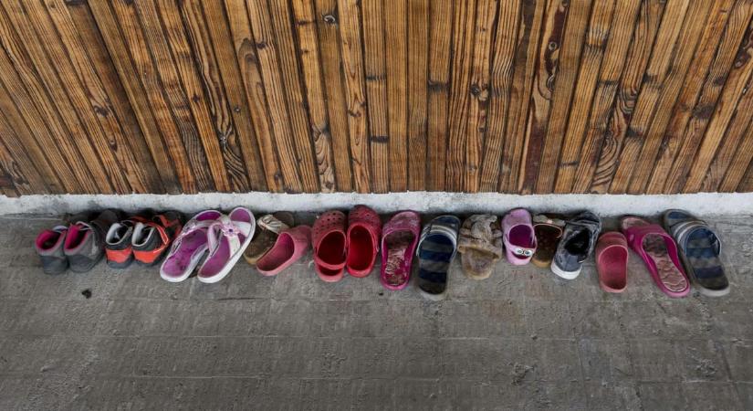 Megint változik a gyermekvédelmi törvény: könnyebb lesz az örökbefogadás